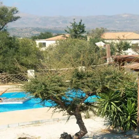 Viola Suites- 5 With Shared Pool Ξηροστέρνι